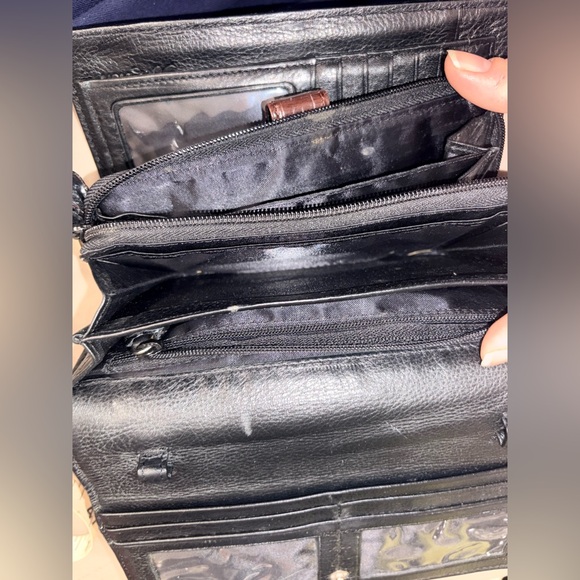 Brighton Vintage Two-Tone Leather Croc-Embossed Organizer Wallet - Picture 4 of 12